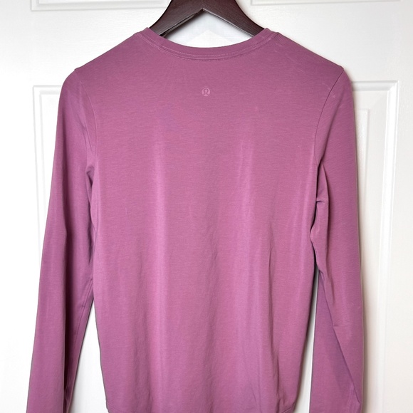 Lululemon Ladies Stretch Long Sleeve Athletic Shirt, GUC - Picture 7 of 7